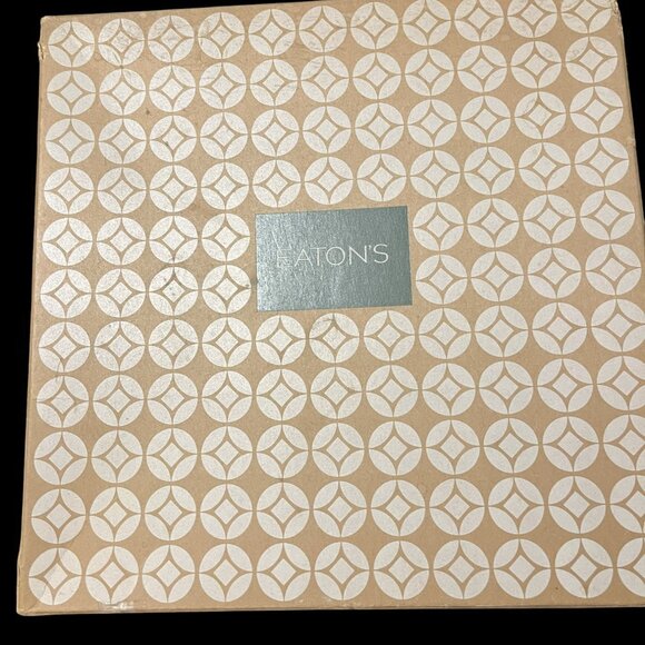 Vintage Eaton's Original Gift Box - Empty - Canada - Original Packaging - Picture 1 of 6